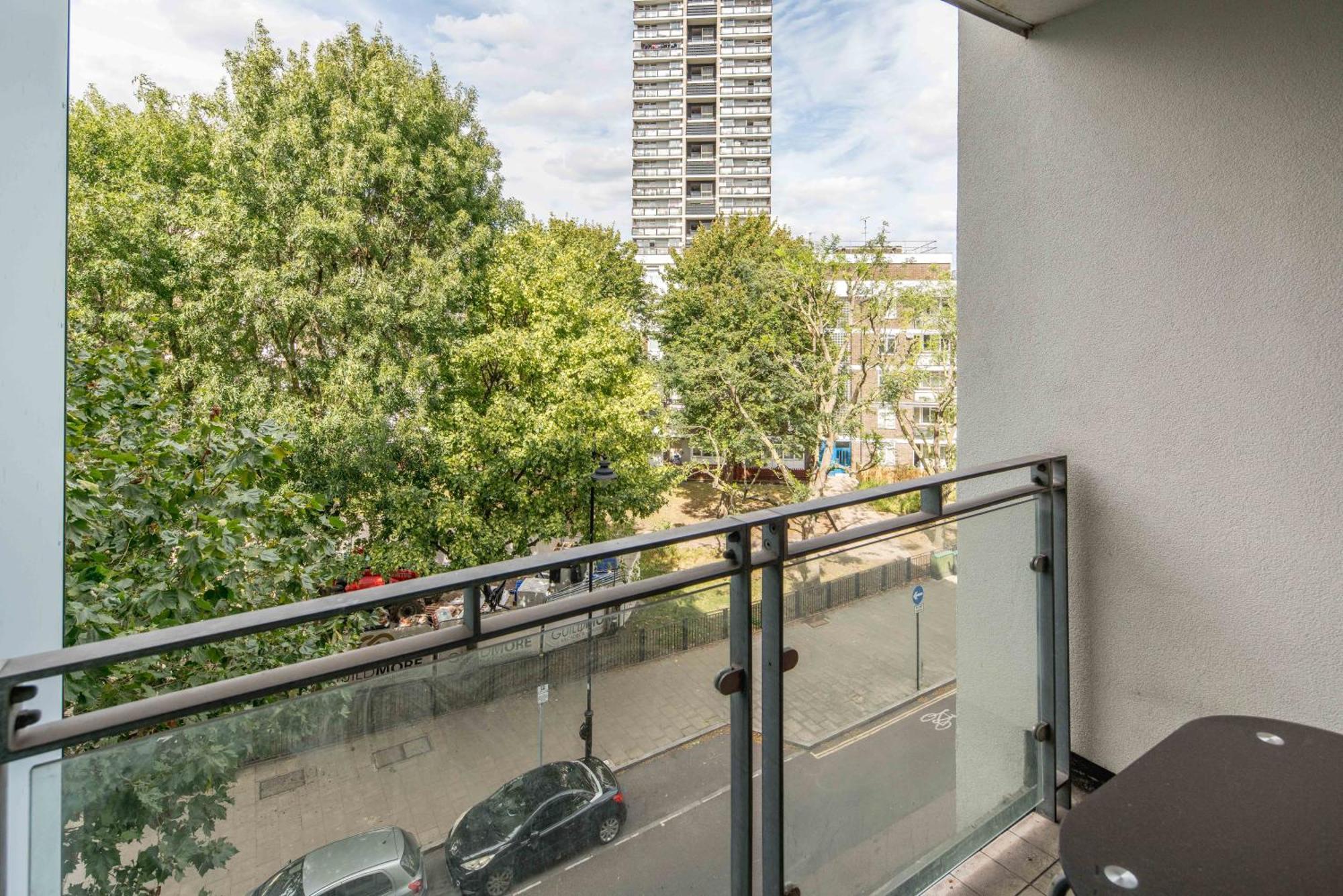 One Bedroom Apartment Near Central London With Private Balcony Exterior photo